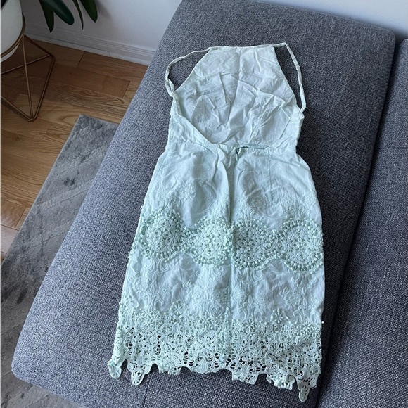 Mint green backless mini dress
Brand: from 1861 (boutique in MTL)
Size fit XS/S - Picture 2 of 11